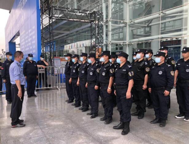 長沙市保安協會成功舉辦第二期“大?！惫歉膳嘤柊? ></a>
                    </div>
                    <div   id=